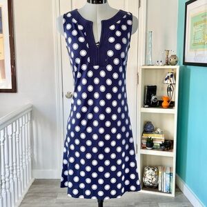 New York & Company Sleeveless Split Neck Dot Sheath Dress (size XS)